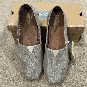 NWT Toms Black Space-Dyed Classics